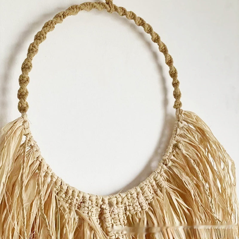 Vintage-style Raffia Wall Decor